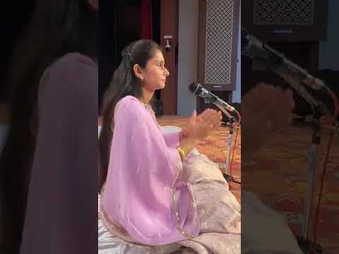 Maiya Khol Bhawan Ke Dwar Lyrics - Surbhi Chaturvedi